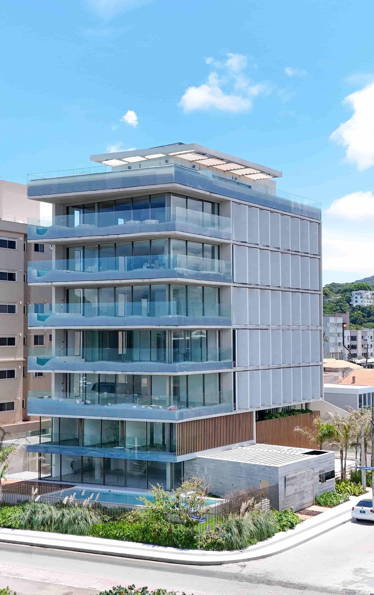 Apartamento - 4 dormitórios - 4 Suítes - localizado em Itajaí / Praia Brava