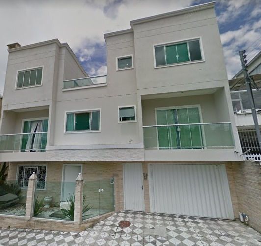 Casa - 5 dormitórios - 1 Suíte - localizado em Balneário Camboriú / Nações