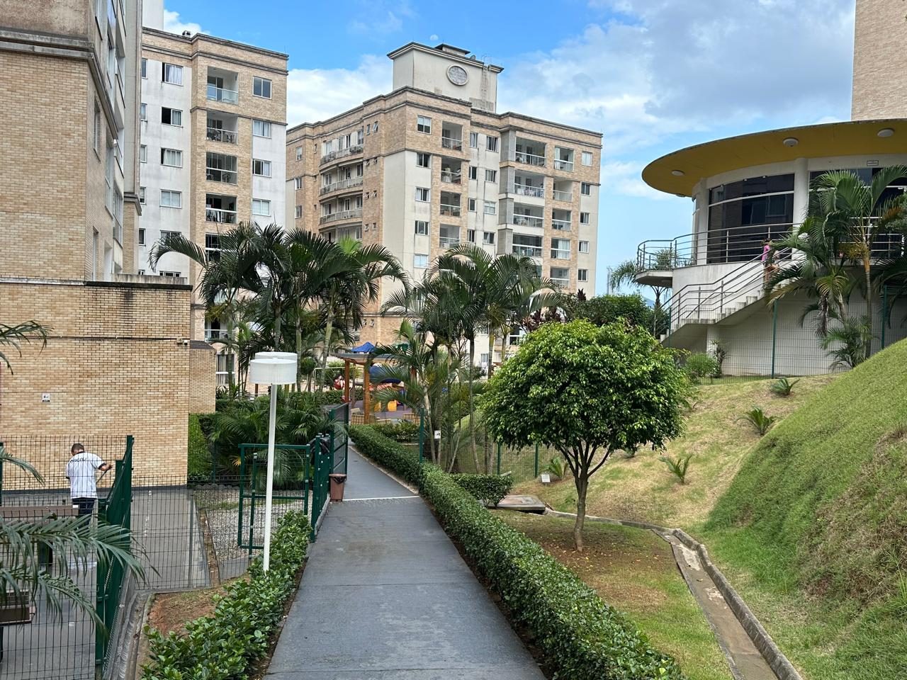 Apartamento - 2 dormitórios - 1 Suíte - localizado em Camboriú / Tabuleiro