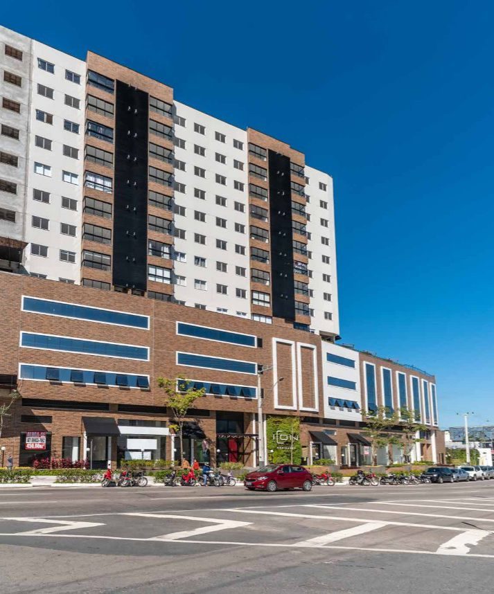 Apartamento - 2 dormitórios - 1 Suíte - localizado em Balneário Camboriú / Centro
