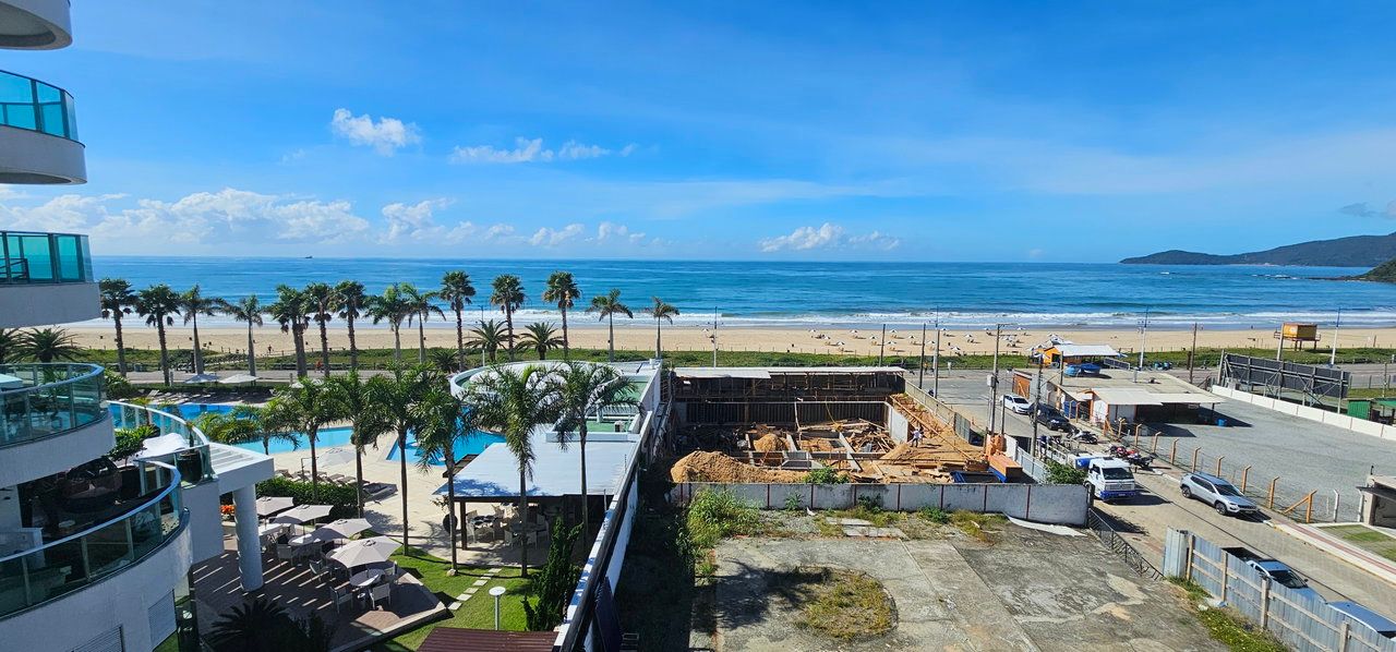 Cobertura - 4 dormitórios - 4 Suítes - localizado em Itajaí / Praia Brava